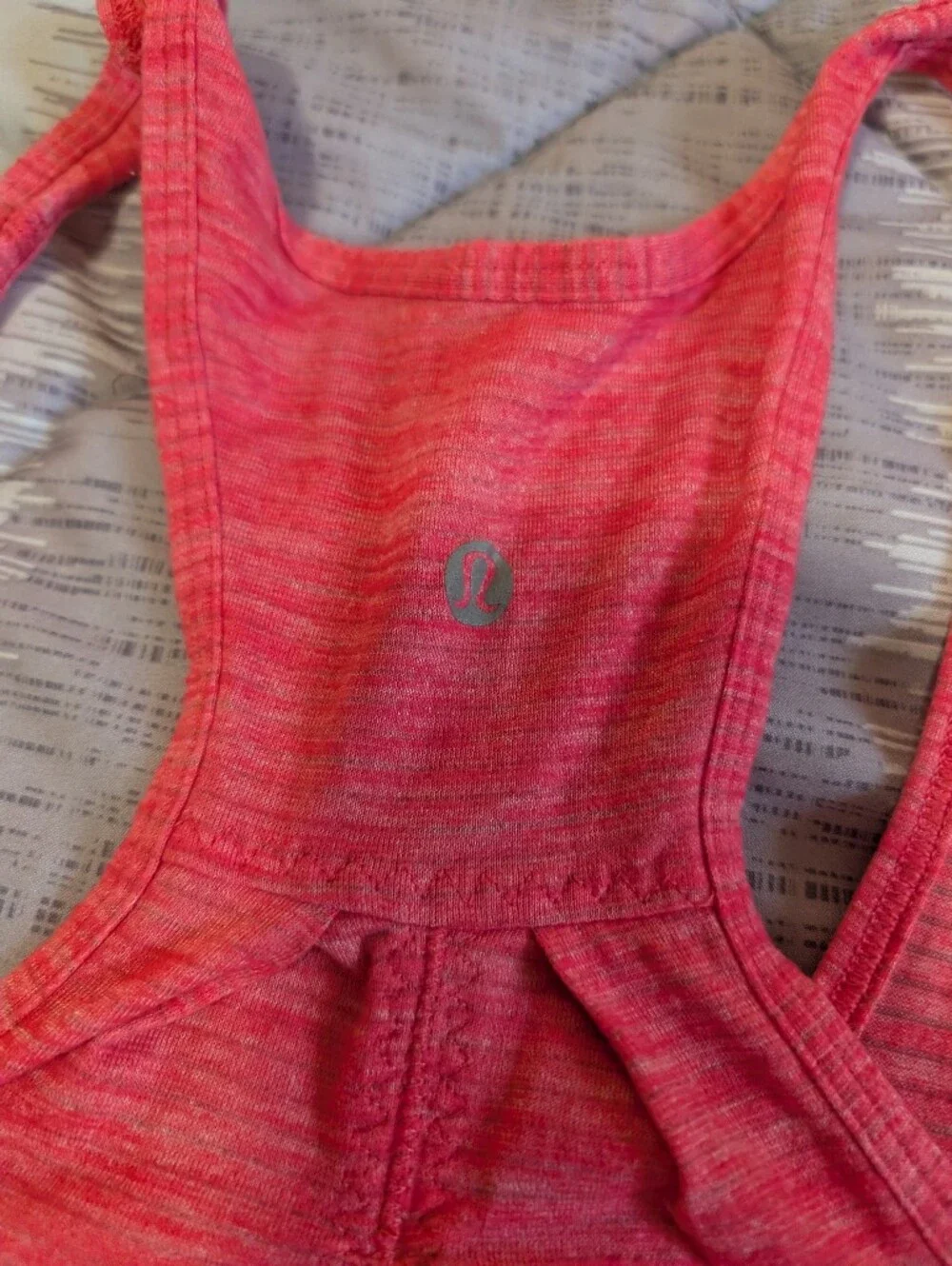 Lululemon Women's Coral Pink Racerback Athletic Tank Top Size 6 Lightweight - Picture 5 of 5